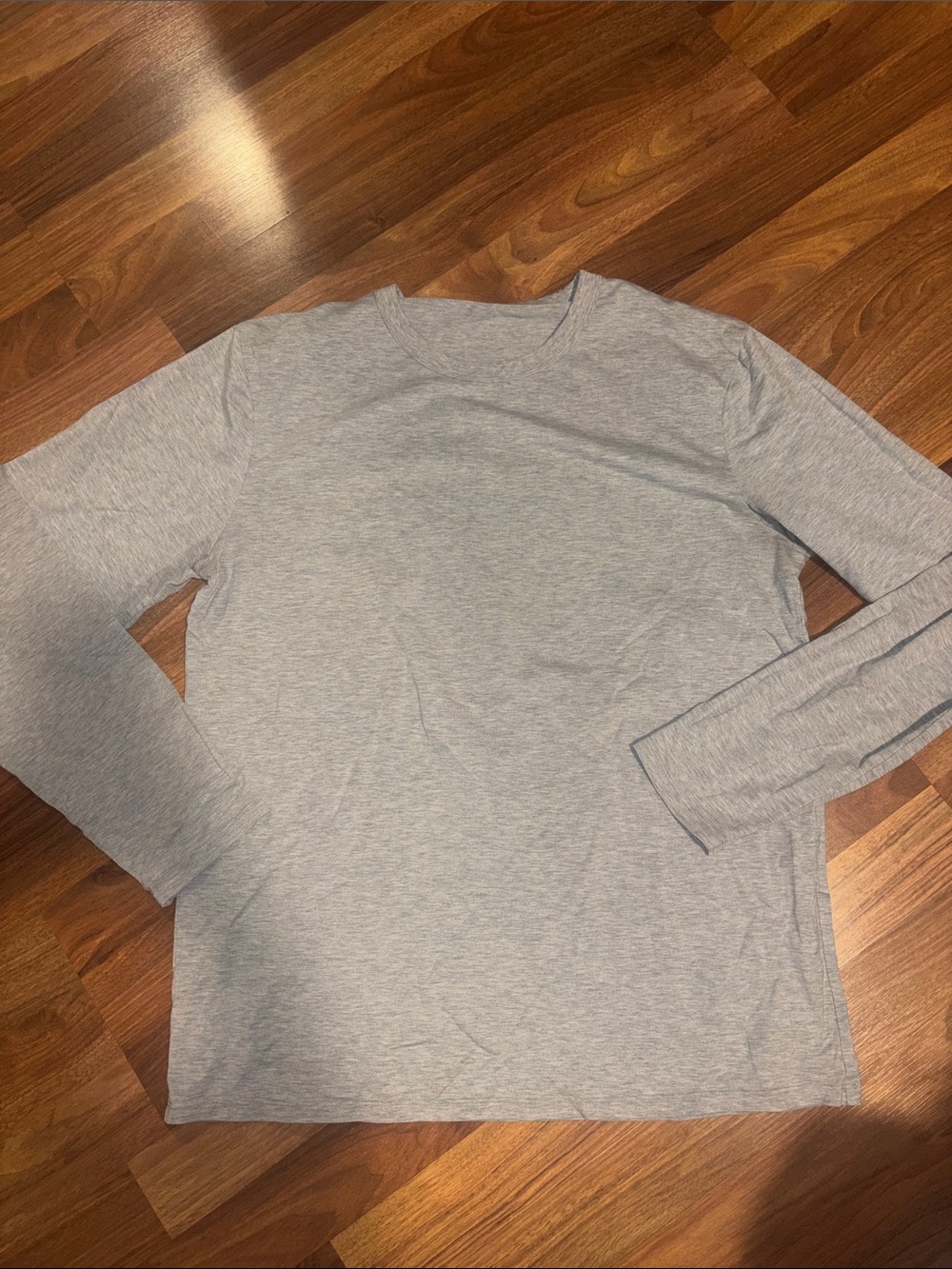 lululemon athletica Men's Heather Gray Long-Sleeve Crew